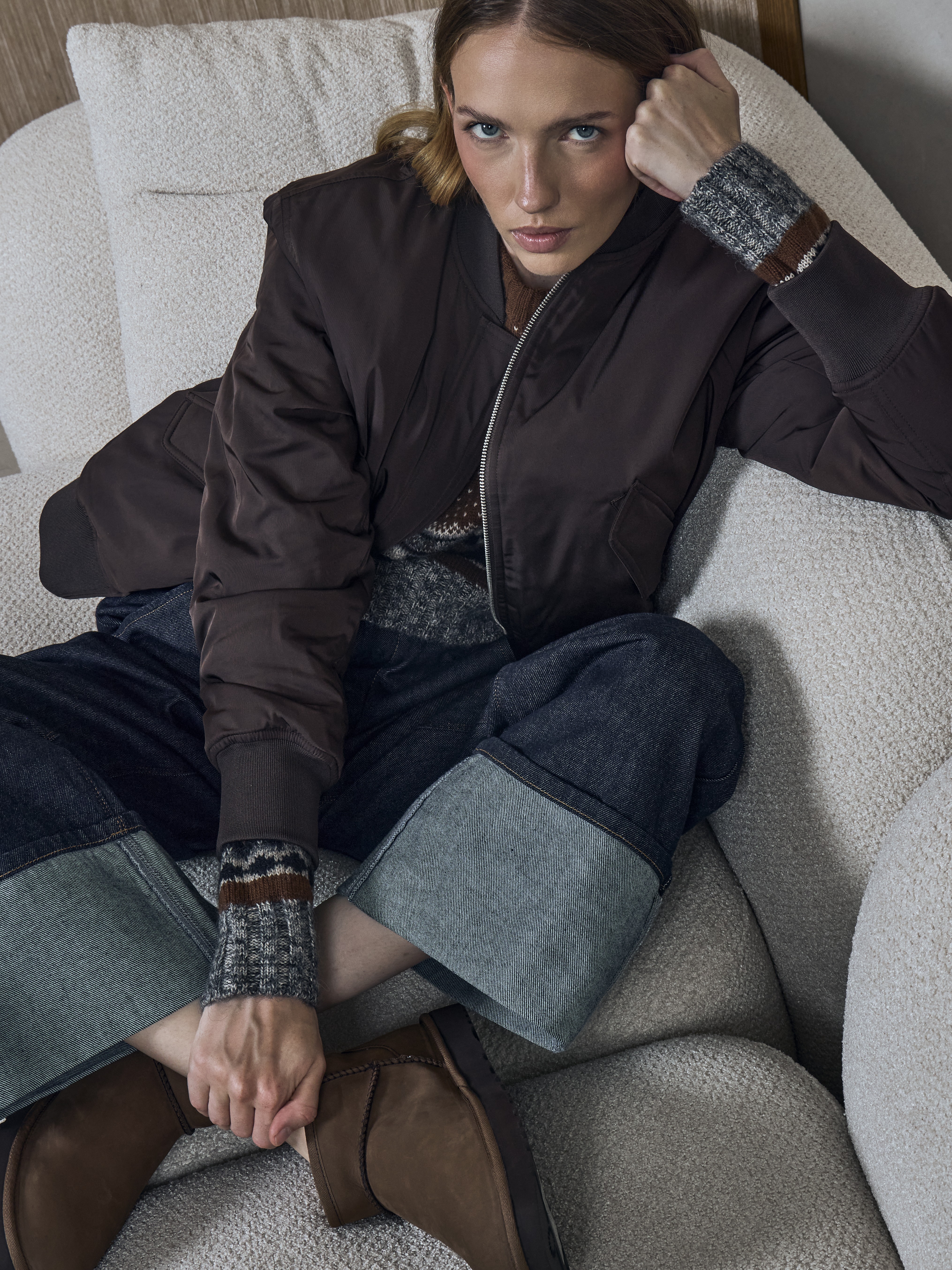 Jacke Closed 370.-, Pullover Golden Goose 550.-, Jeans Rossi 249.-, Boots Ugg 200.-